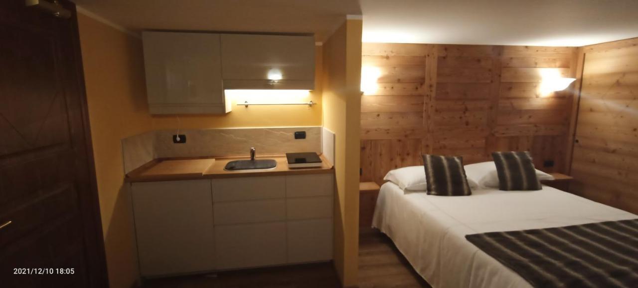 Chalet Alpina Hotel & Apartments La Thuile Exterior foto