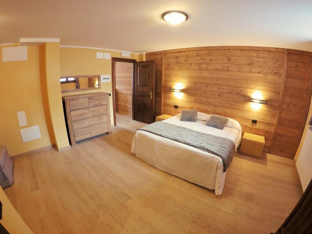 Chalet Alpina Hotel & Apartments La Thuile Exterior foto